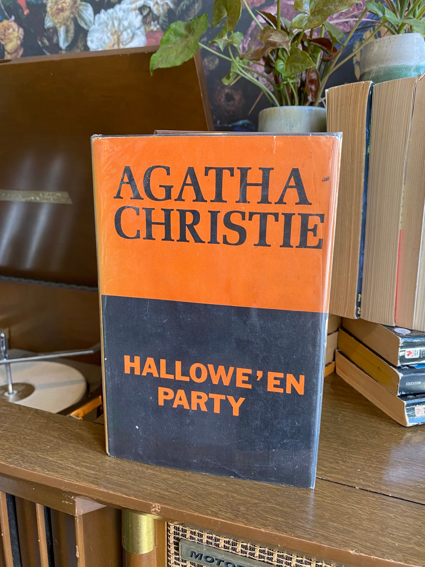 Hallowe'en Party- Agatha Christie