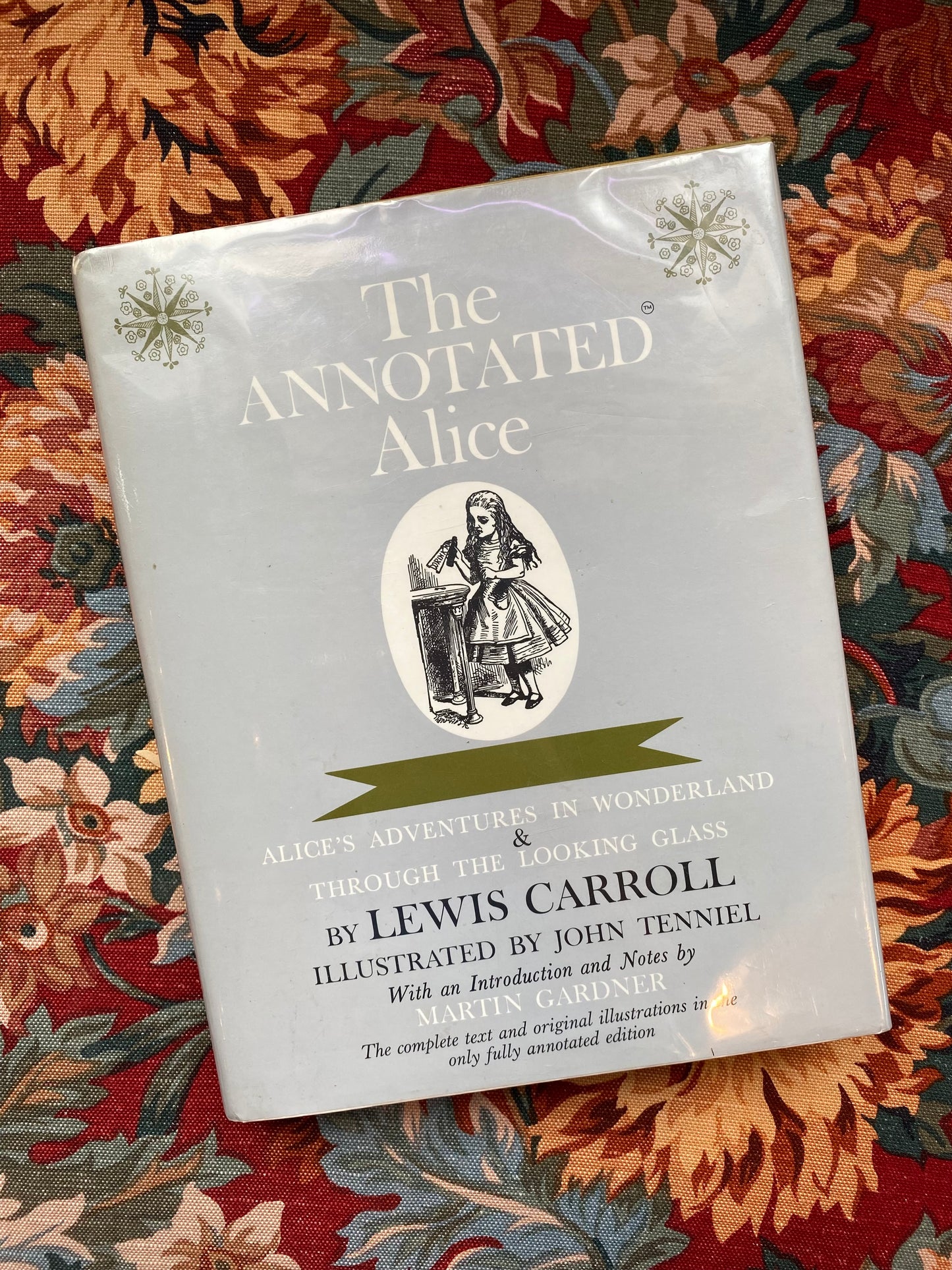 The Annotated Alice: Alices Adventures In Wonderland And Through The Looking Glass